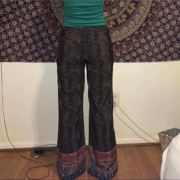 Silky boho patterned pants with pockets - Picture 2 of 4